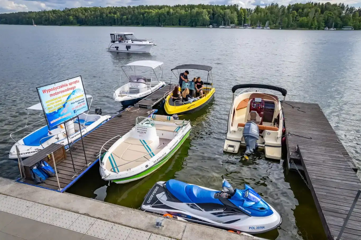 Mazurski Rejs – Motorówki Bez Uprawnień i Skutery Wodne. Mikołajki.