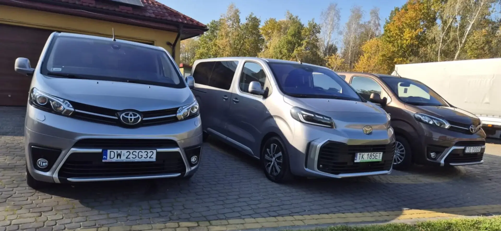 Wynajem Busów 9-os. Skarżysko. Nowa Toyota Proace Long (2024). Automat