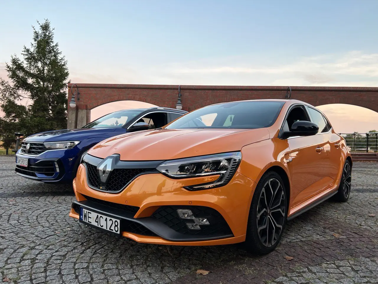 Wypożyczalnia aut Gorzów Wlkp. Sportowe, Osobowe, Busy i Lawety. Bez karty kredytowej