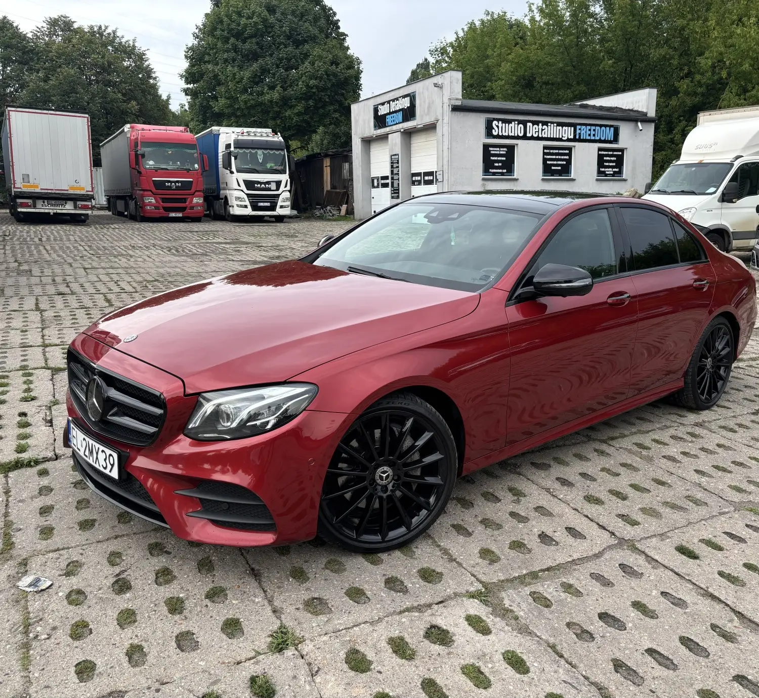 Auto Rent Łódź – Nowe Auta Osobowe i Premium. Pełne Ubezpieczenie Europa.